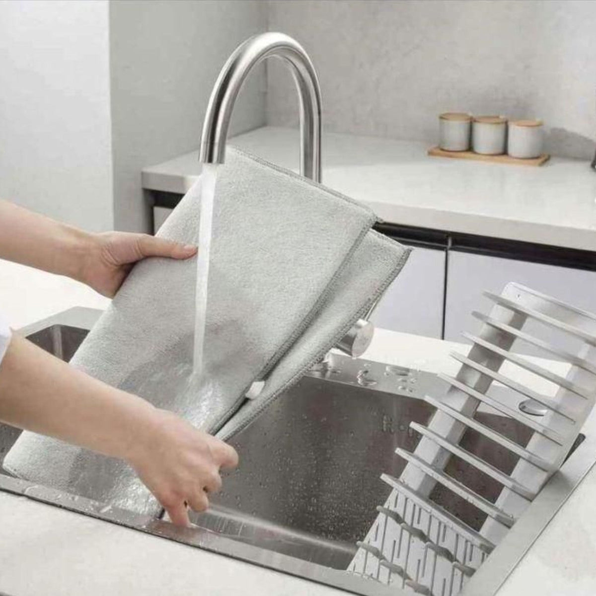 Tapis de séchage à vaisselle avec support pour assiette