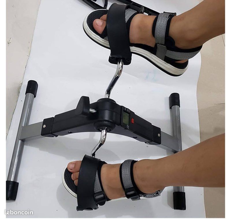 Pédale Vélo d'exercice pliable pour jambes et bras, équipé d'un écran